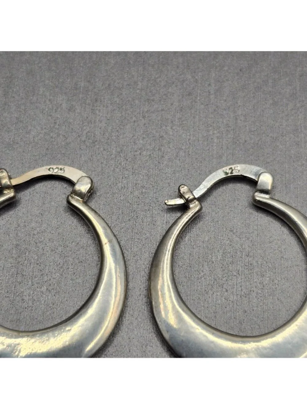 Sterling Silver Solid Tapered Hoop Earrings 1 1/8" Large Hinged Bangle Style 925 - Picture 2 of 7